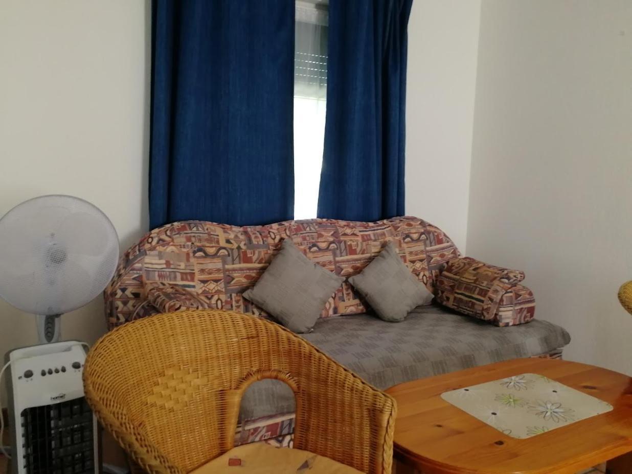 Feszek Apartmanhaz Вонярцвашгедь Екстер'єр фото