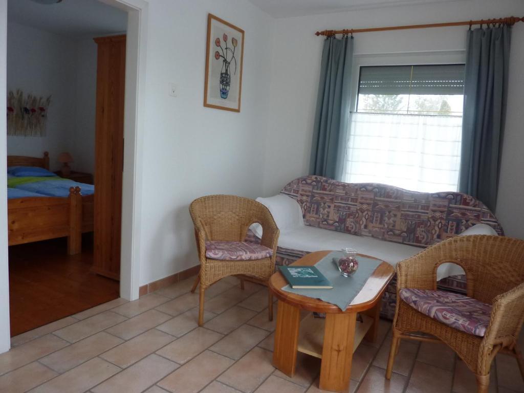 Feszek Apartmanhaz Вонярцвашгедь Екстер'єр фото